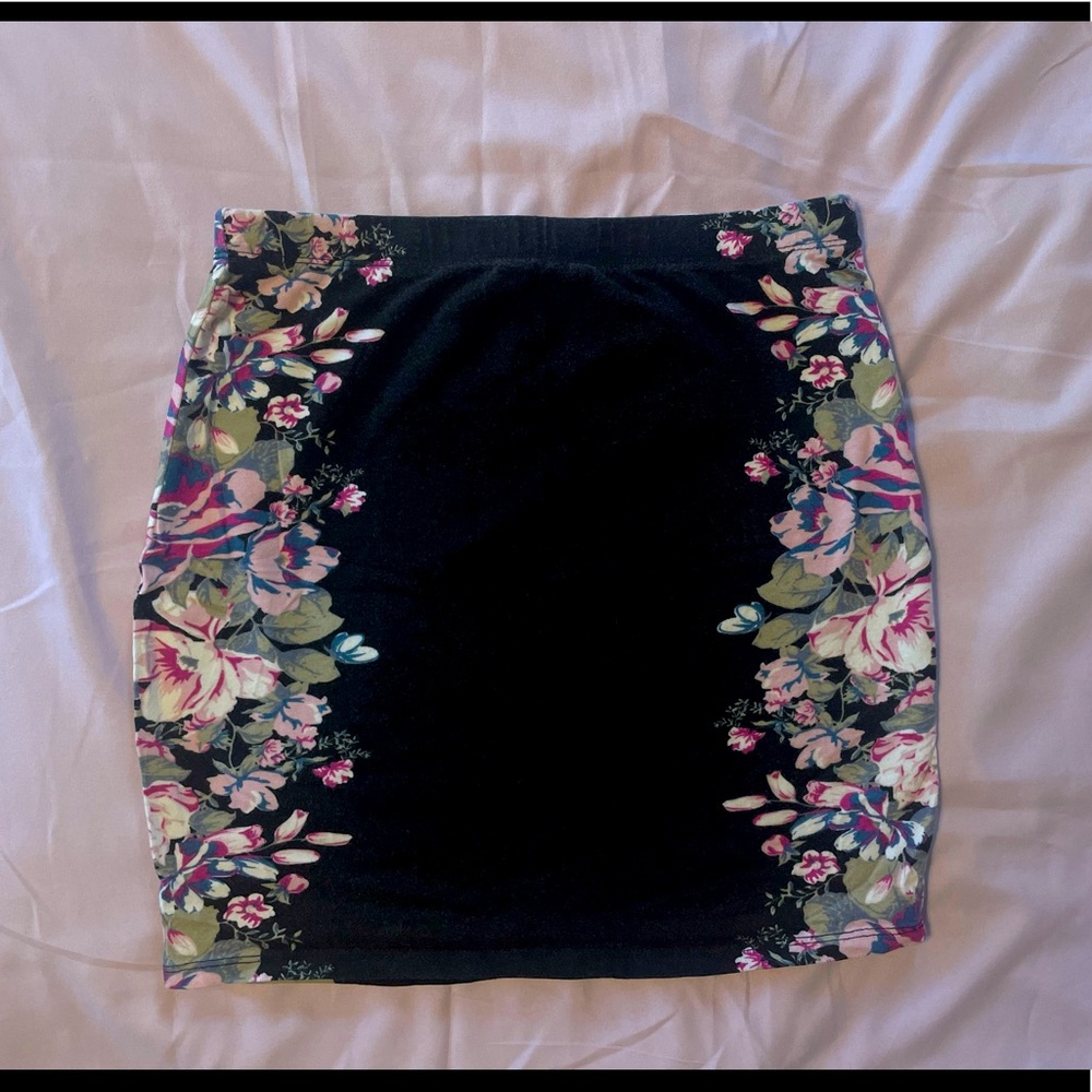 XS Xhilaration mini skirt